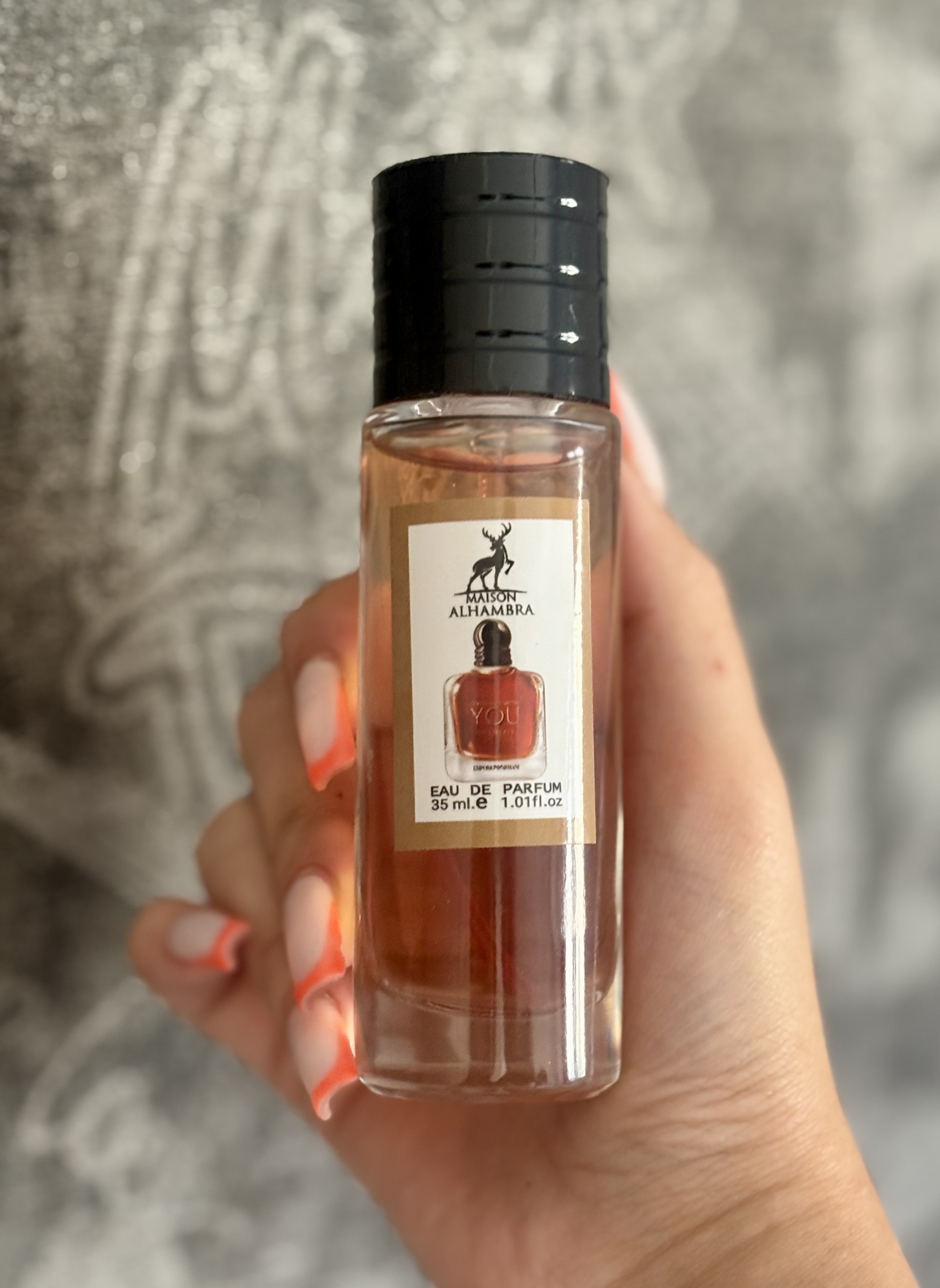 عطر استرانگر ویت یو ابسولوت ۳۵ میل برند الحمبرا - 35 میل