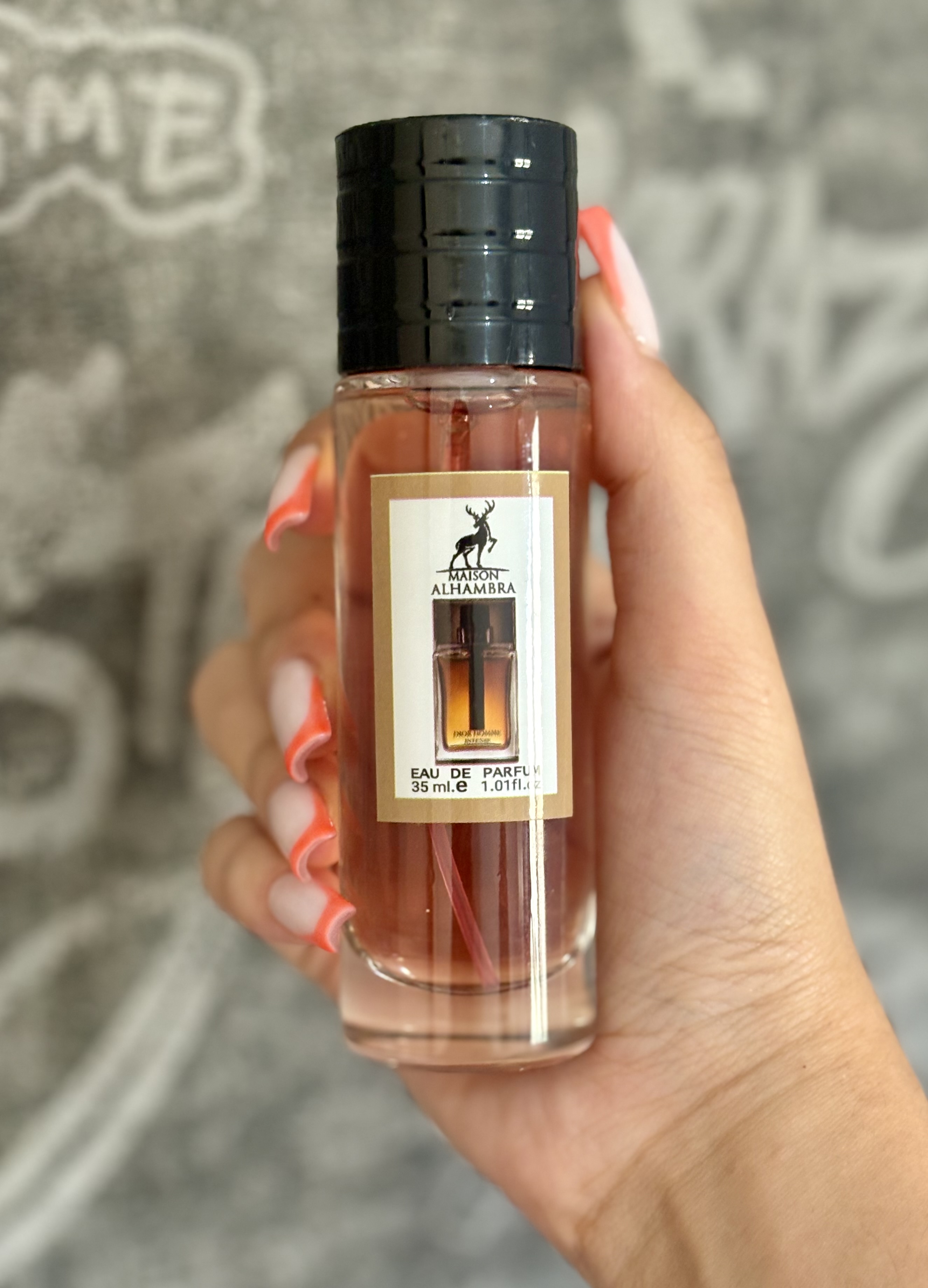عطر دیورهوم اینتنس ۳۵ میل برند الحمبرا - 35 میل